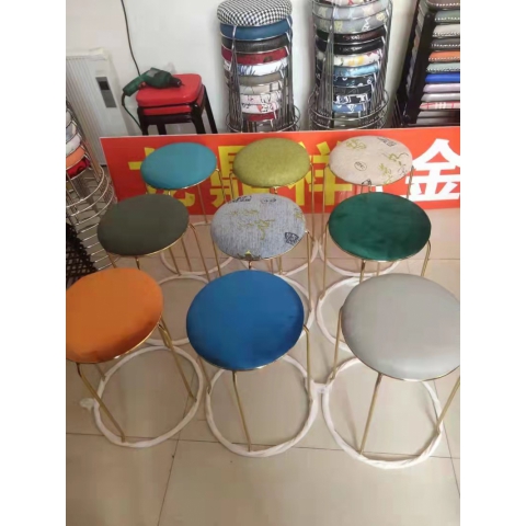 勝芳家具批發(fā) 鐵腿凳子批發(fā) 三腿凳子 鐵質(zhì)凳子 鋼筋凳 套凳 圓凳 簡易家具 休閑凳子 客廳家具 餐廳家具 簡約家具 時(shí)尚凳子 金鼎家具