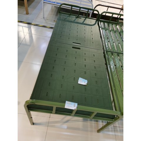 勝芳批發吹塑鋼塑床部隊拉練行軍折疊床廠家直銷加厚加固綠色軍用床恒泰家具