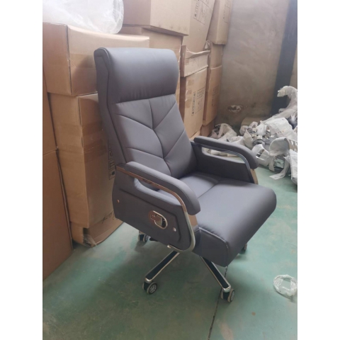 勝芳辦公椅批發(fā)  大班椅  皮藝 老板椅旋轉 電腦椅 總裁椅 經(jīng)理椅子 實木腳 辦公椅 帶輪櫈子 永錦家具