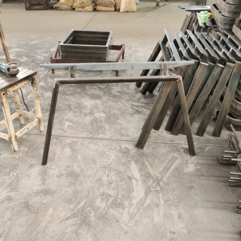 勝芳五金鐵藝桌架 辦公桌架 會(huì)議桌架 培訓(xùn)桌架 辦公臺(tái)腳 不銹鋼桌架 書桌桌架 折疊桌架 辦公鋼架 辦公家具 富奧洪家具五金