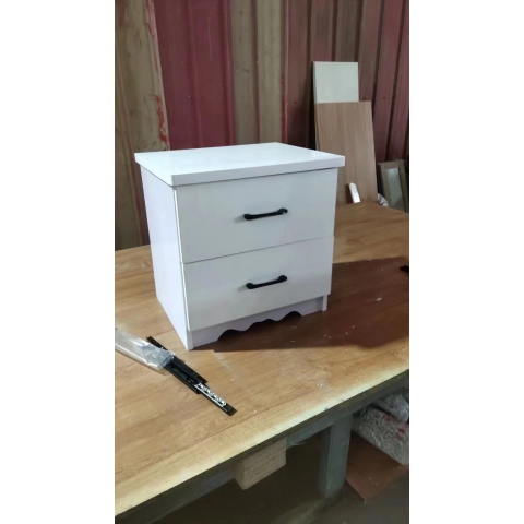 勝芳床頭柜批發(fā) 簡(jiǎn)易床頭柜 出租房床頭柜 儲(chǔ)物柜 小戶(hù)型床頭柜 酒水柜 單體床頭柜 板式面床頭柜 灶臺(tái)柜批發(fā) 廚房家具 餐廚家具 帶抽屜儲(chǔ)物碗柜永興家具