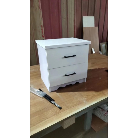 勝芳床頭柜批發(fā) 簡(jiǎn)易床頭柜 出租房床頭柜 儲(chǔ)物柜 小戶(hù)型床頭柜 酒水柜 單體床頭柜 板式面床頭柜 灶臺(tái)柜批發(fā) 廚房家具 餐廚家具 帶抽屜儲(chǔ)物碗柜永興家具