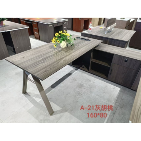 勝芳辦公桌批發 寫字臺 三連鎖1米1.2米1.4米 電腦臺 電腦臺式桌 家用桌子 帶抽屜辦公桌 書房桌子 臥室書桌簡約學習桌 一體寫字桌 簡易辦公桌 滕之達家具