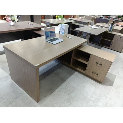 勝芳辦公桌批發 寫字臺 三連鎖1米1.2米1.4米 電腦臺 電腦臺式桌 家用桌子 帶抽屜辦公桌 書房桌子 臥室書桌簡約學習桌 一體寫字桌 簡易辦公桌 滕之達家具