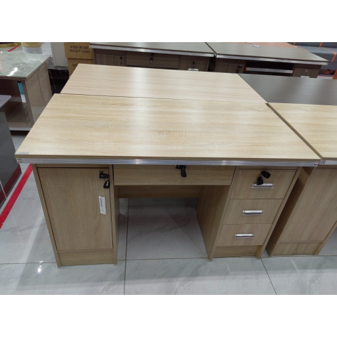 勝芳辦公桌批發 寫字臺 三連鎖1米1.2米1.4米 電腦臺 電腦臺式桌 家用桌子 帶抽屜辦公桌 書房桌子 臥室書桌簡約學習桌 一體寫字桌 簡易辦公桌 滕之達家具