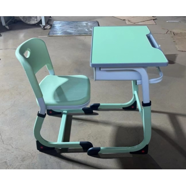 勝芳學生課桌批發(fā) 學生課桌椅 學習課桌 培訓課桌 培訓班課桌 單人課桌 雙人課桌 輔導班課桌 可升降學生課桌 學生家具 學校家具 成潤校具