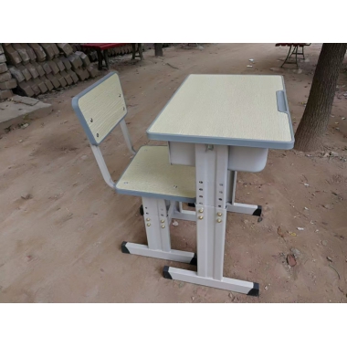 勝芳學生課桌批發(fā) 學生課桌椅 學習課桌 培訓課桌 培訓班課桌 單人課桌 雙人課桌 輔導班課桌 可升降學生課桌 學生家具 學校家具 成潤校具