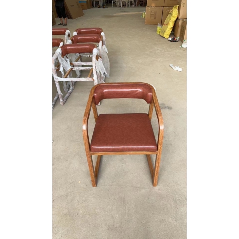 夢鑫酒店餐飲家具 專業出鐵藝餐桌椅，一兩百款爆款鐵藝餐椅實力供應！有需要的聯系我大量現貨供應皮革架子顏色都可以定制