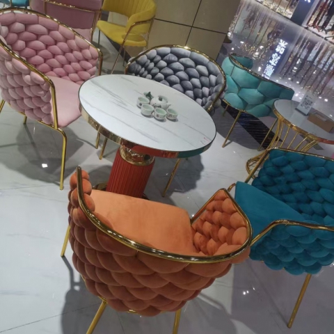 勝芳休閑輕奢桌椅批發 卡座 咖啡桌椅 網紅桌椅 酒店家具 軟包椅 休閑椅 接待桌椅 鈦金桌椅 北歐鈦金桌椅 岳明達家具