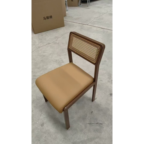 勝芳餐椅批發(fā) 酒店椅 軟包餐椅 時(shí)尚椅 明清餐椅 休閑椅 主題家具 餐廳家具 書房家具 休閑家具 酒店家具 恒順家具